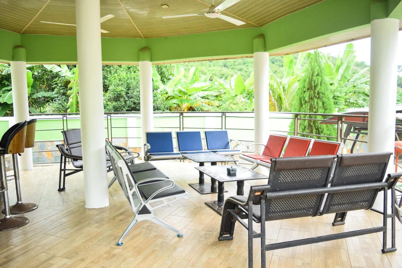 3A'S Guest House Akosombo Exterior photo