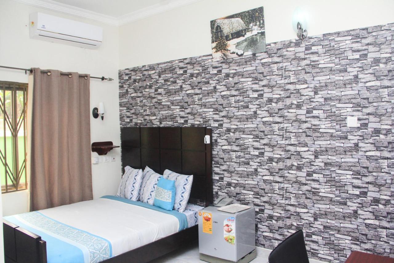 3A'S Guest House Akosombo Exterior photo