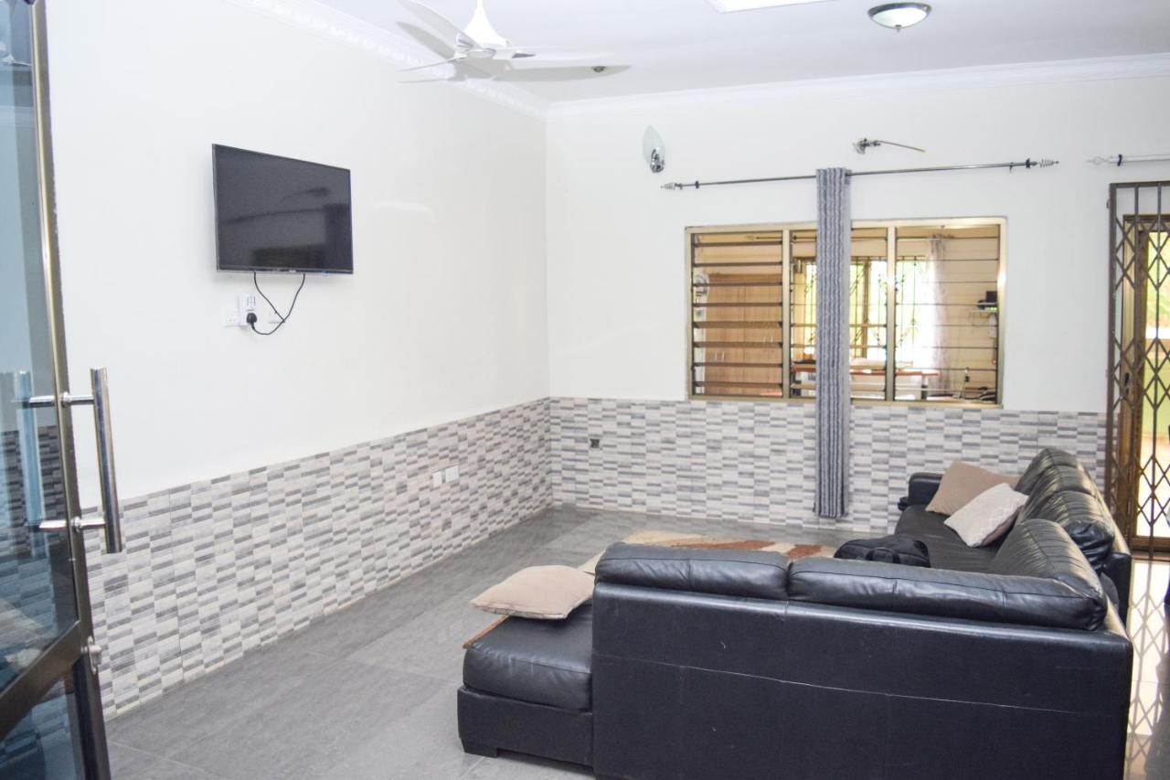 3A'S Guest House Akosombo Exterior photo
