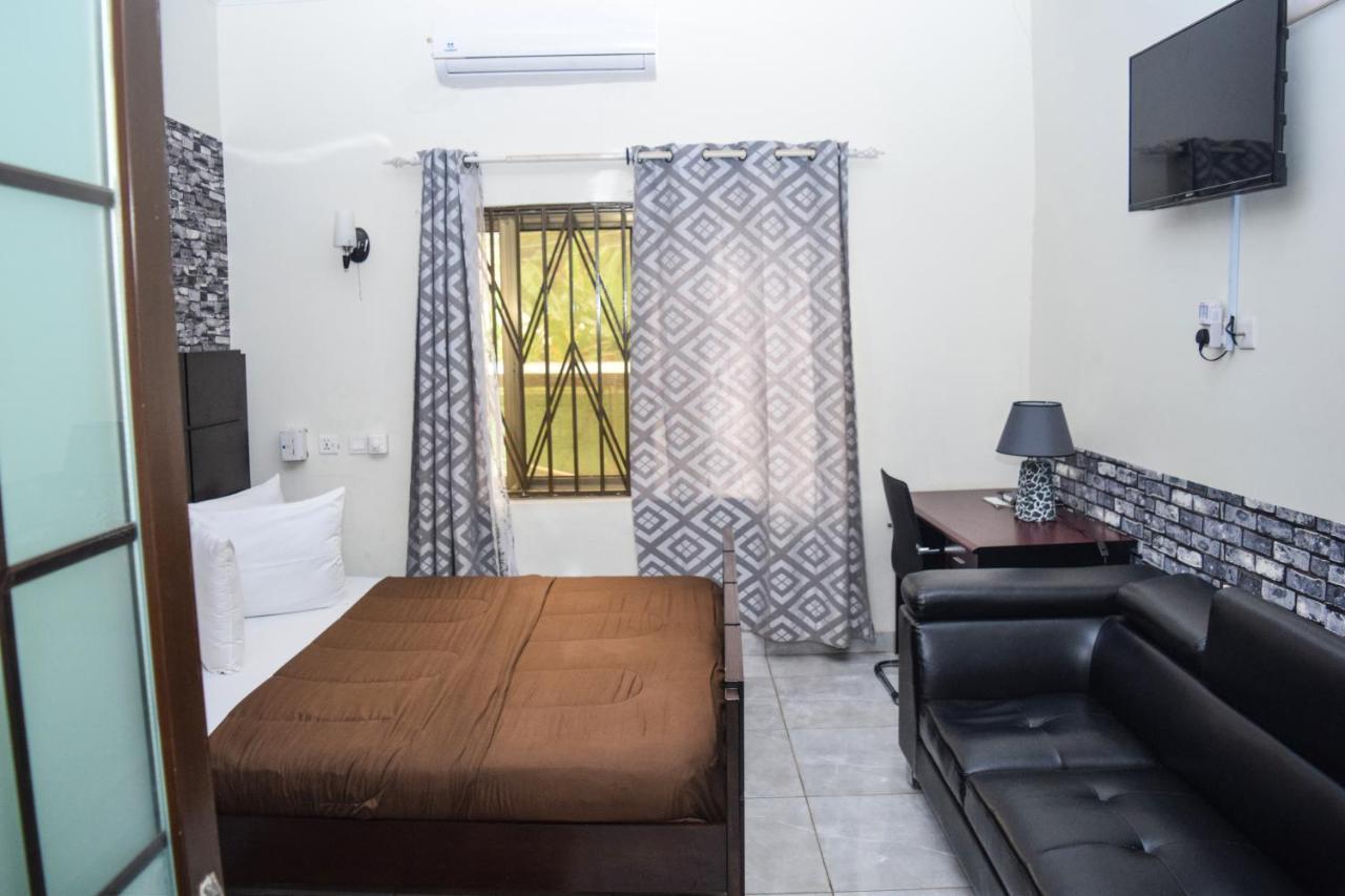 3A'S Guest House Akosombo Exterior photo
